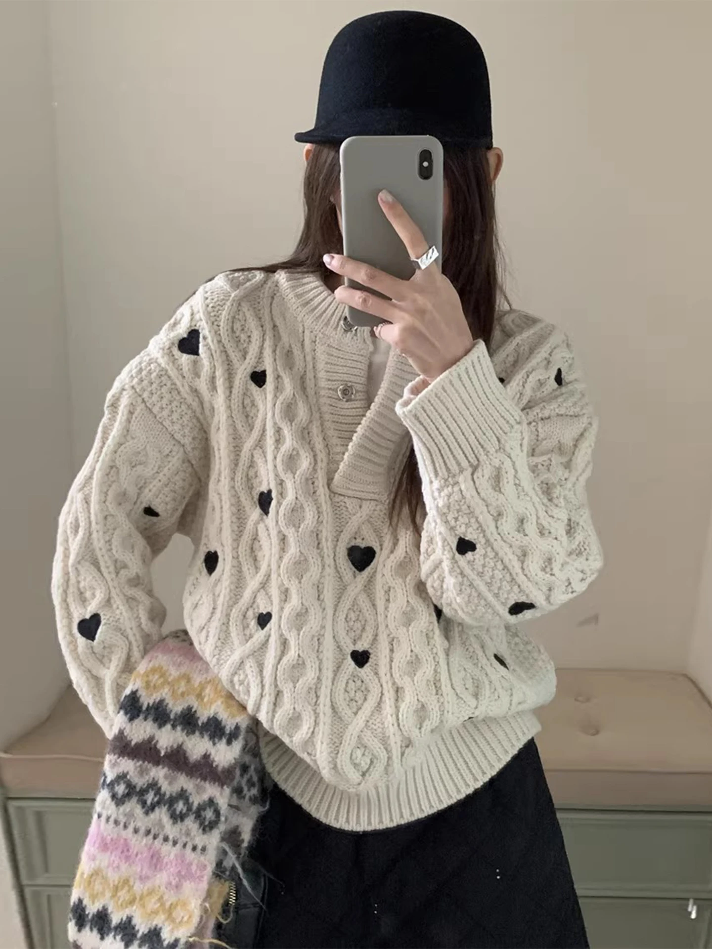 

Clothland Women Sweet Heart Print Loose Sweater Polo Neck Long Sleeve Pullover Female Cute Casual Knitwear Tops HA642