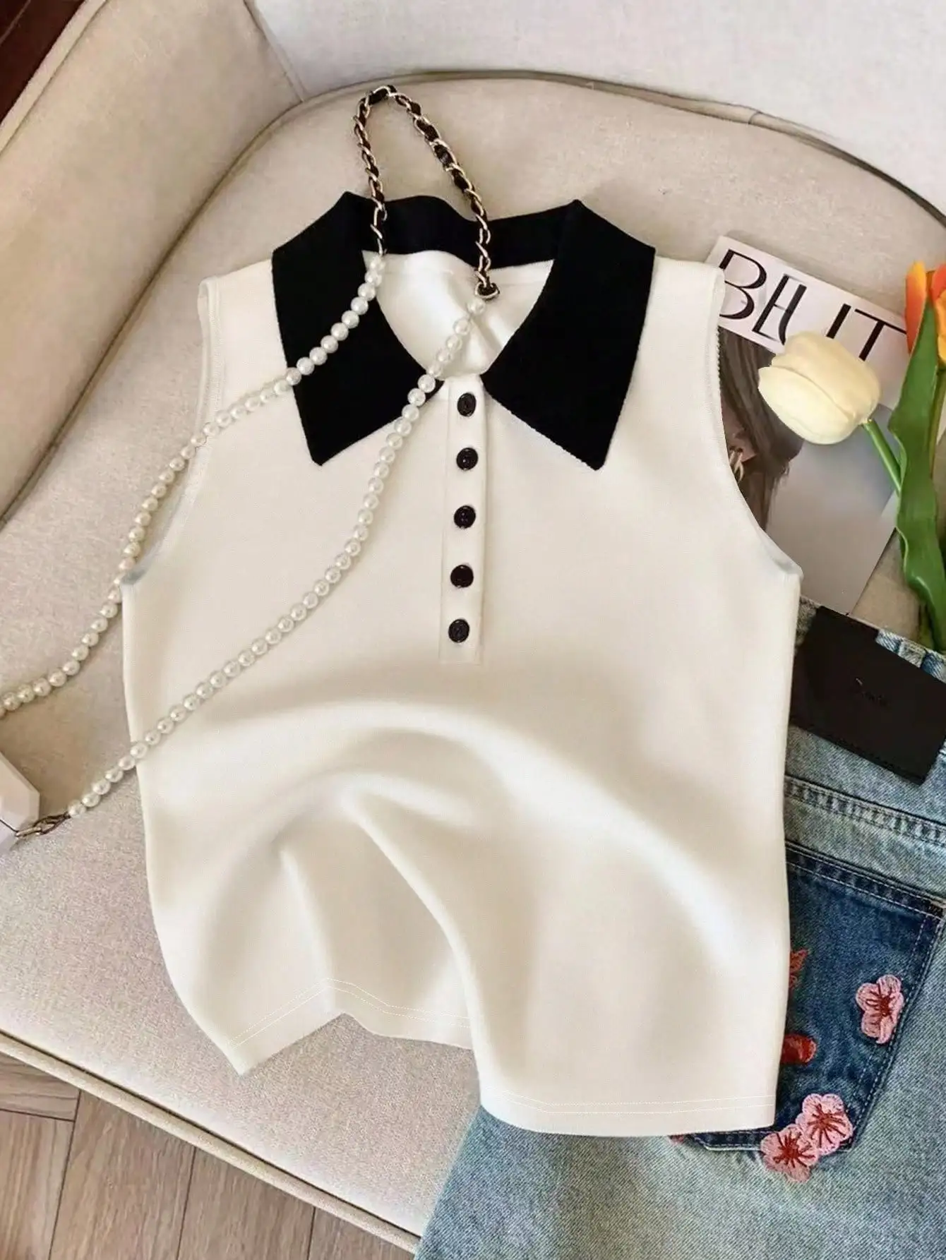 

Женская безрукавка с воротником-поло, с контрастным черным воротником и пуговицами, летняя повседневная одежда