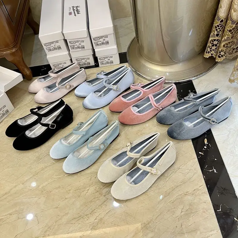 Velvet Elegant Shoes for Women Mary Janes Buckle Strap Soft Ballet Flats Designer Shoes Spring Autumn Ladies Athletic Shoe 2023