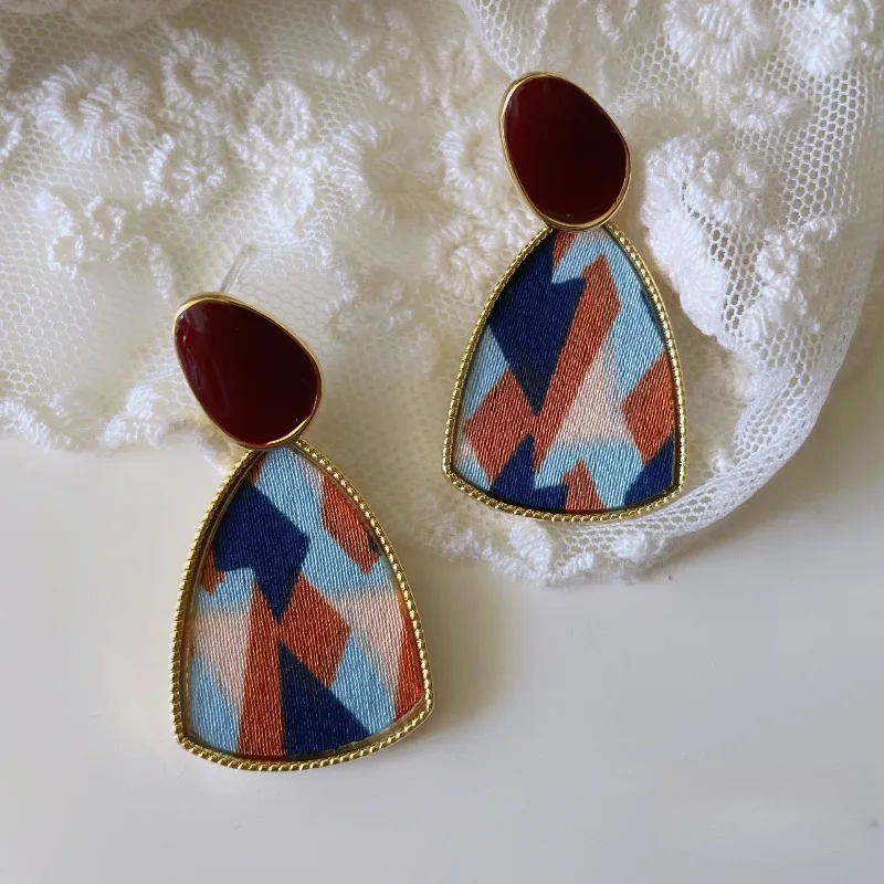 

Vintage Color Block Fabric Geometric Earrings For Women Wine Red Enamel Drop Dangle Earrings Niche Temperament Jewelry