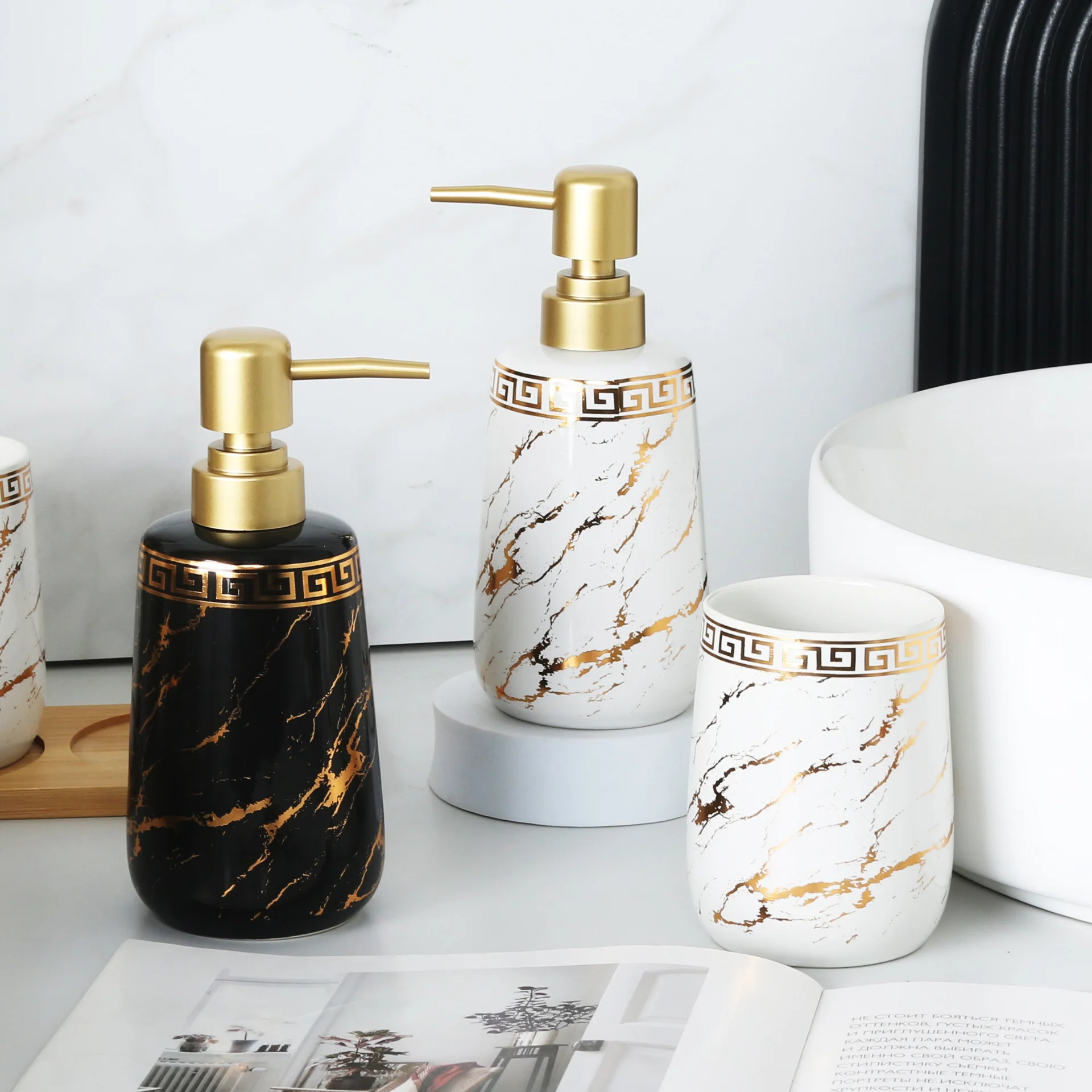 

Creative Marble Ceramic Lotion Bottles Gold-plated Pump Soap Dispensers Travel Portable Lotion Bottles Shampoo Refill Bottles