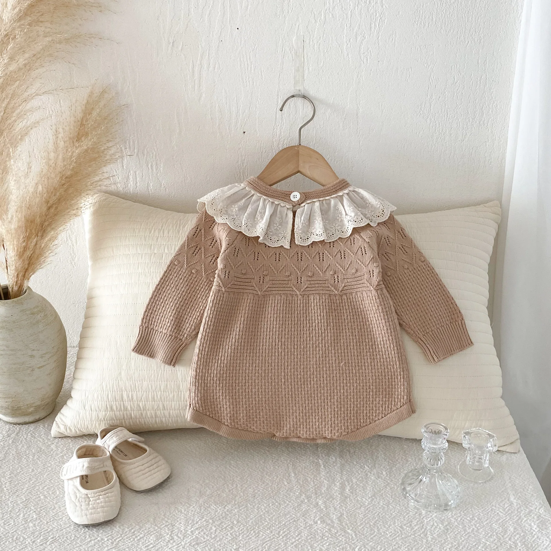طفلة محبوك ارتداءها الملابس 2025 الخريف جديد الدانتيل دمية طوق طفلة متماسكة طويلة الأكمام بذلة #4