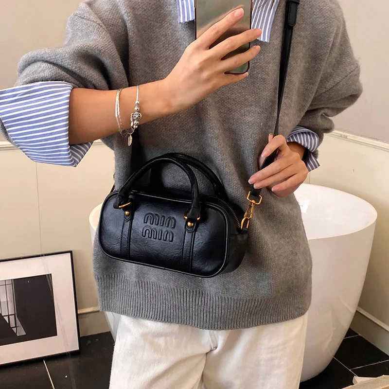 

2025 Winter Fashion Tote Bag for Women Genuine Leather Large Capacity Multi-way Shoulder Crossbody Purse, Vintage Chic Work Bag