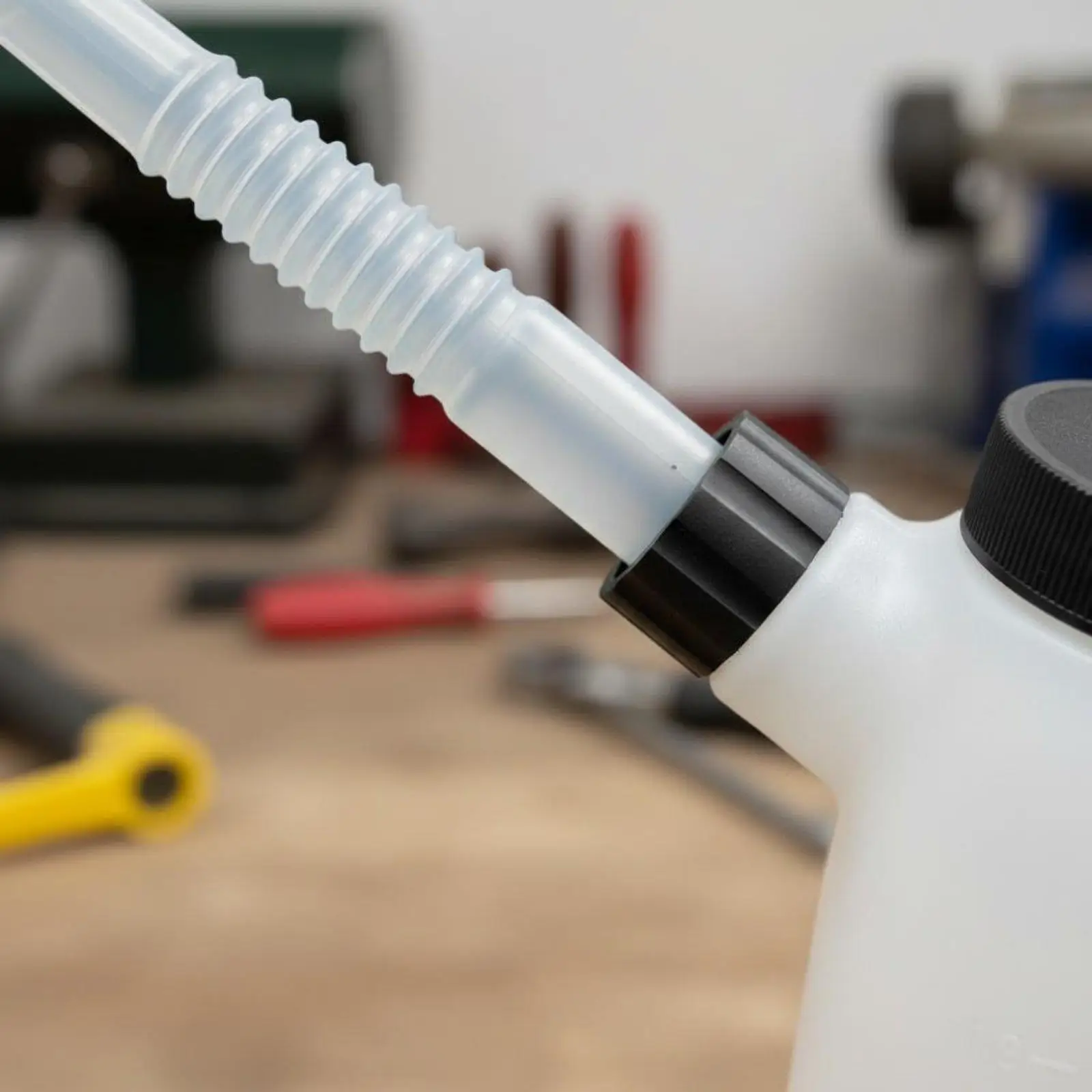 Manual Oil Dispenser HDPE Long Spout Lubricant Bottle Oil Jug Garage Workshop Pour Jug for Auto Repair