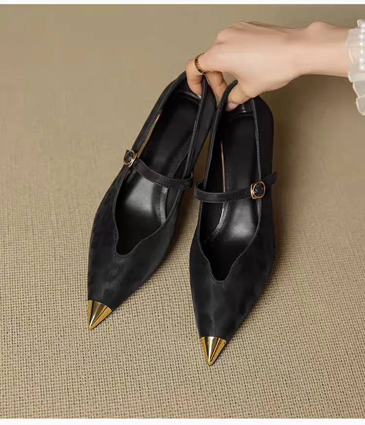 French-style Commuting Leopard Print Slimming Pointed V-cut Flats, Elegant 4.5cm Low-heel Mary Jane Shoes with A Strap view 5
