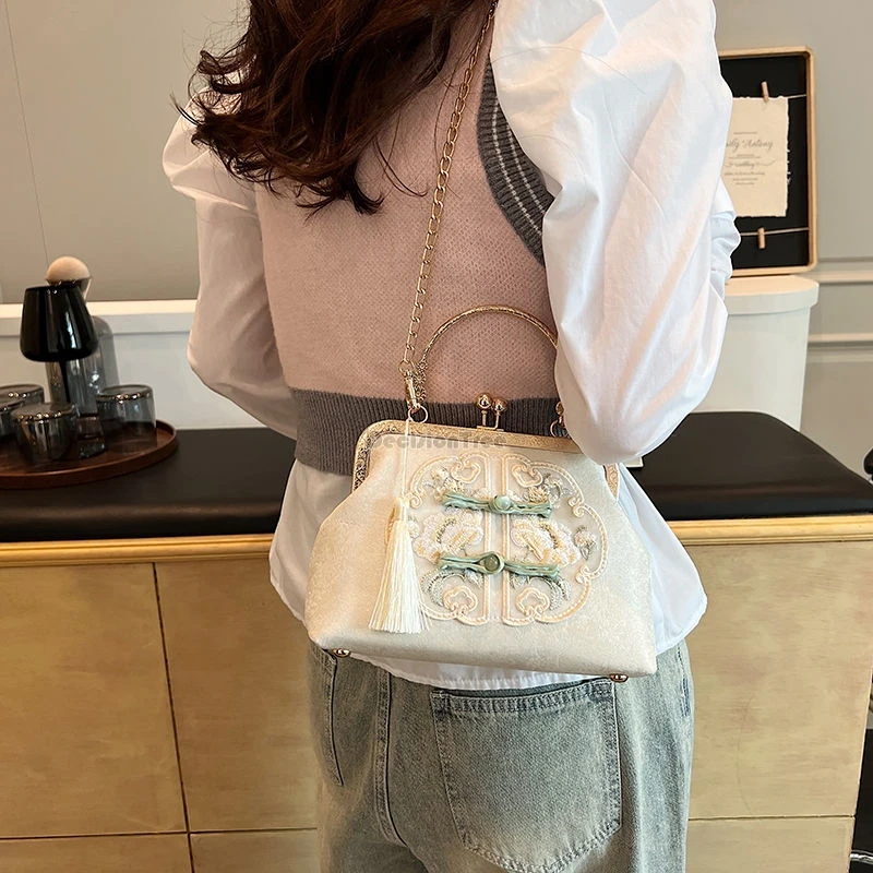 

2024 new chinese embroidery plate buckle national style bag female spring new plain elegant women daily hanfu accessory bag b36