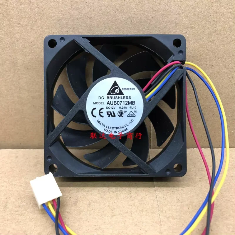 Delta Electronics AUB0712MB 7L10 Ventola di raffreddamento per server CC 12 V 0,24 A 70x70x15 mm a 4 fili