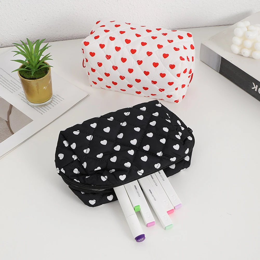 

Косметичка для женщин, косметичка с сердечным узором, стеганая дорожная косметичка, косметичка для путешествий