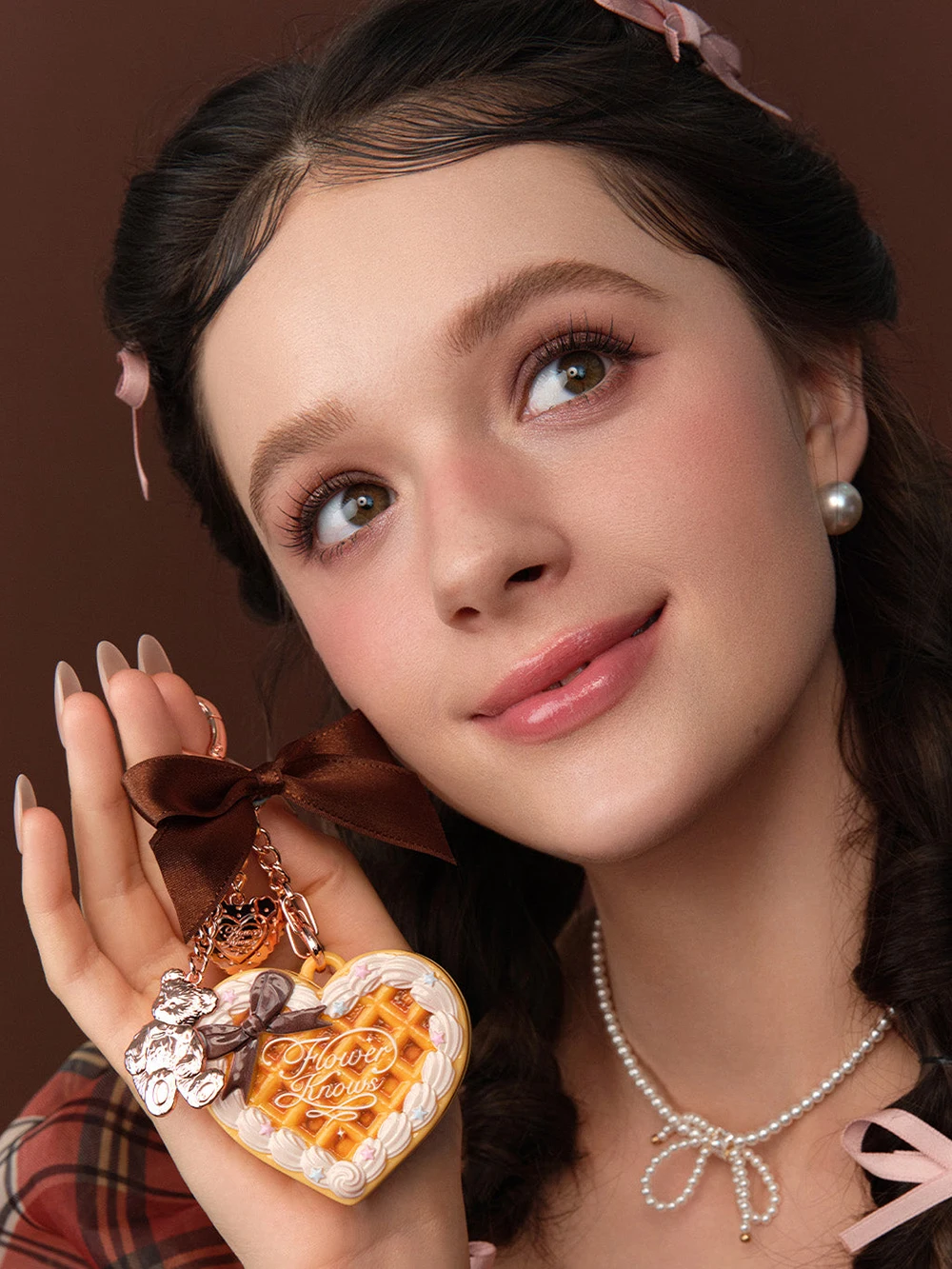 فلور نوز سويتي بير ميني بودرة تثبيت تحكم في الزيت طويلة الأمد بودرة وجه فضفاضة ناعمة ماتية حجم للسفر