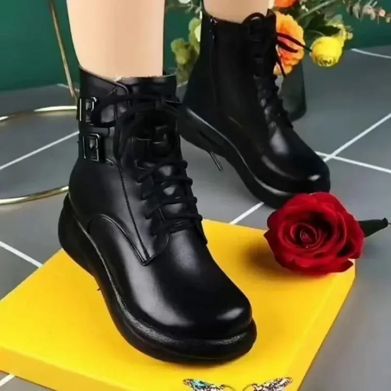 Botas grossas de neve quente de pelúcia para mulheres, tornozelo com zíper Faux Fur, confortáveis, antiderrapantes, saltos planos, sapatos de algodão, inverno, novo