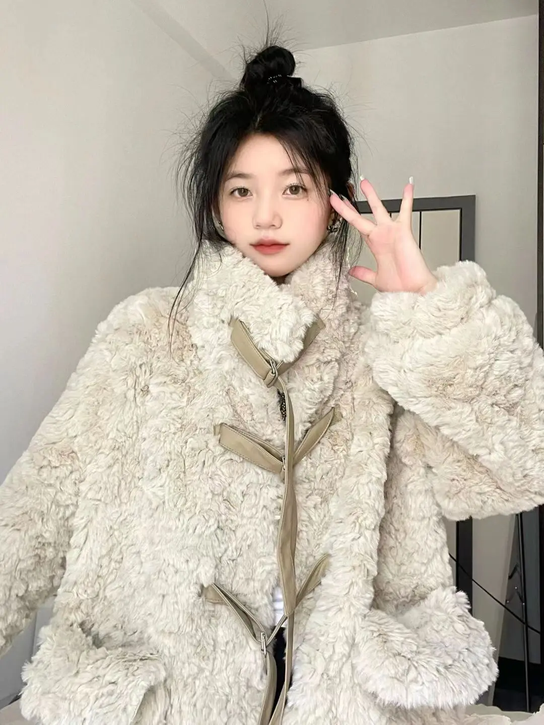 Giacca in lana di agnello Capispalla Donna Parka tecnico Cappuccio Costruzione Protezione tempesta Dettaglio Guscio resistente all'acqua Cordoncino Ragazze