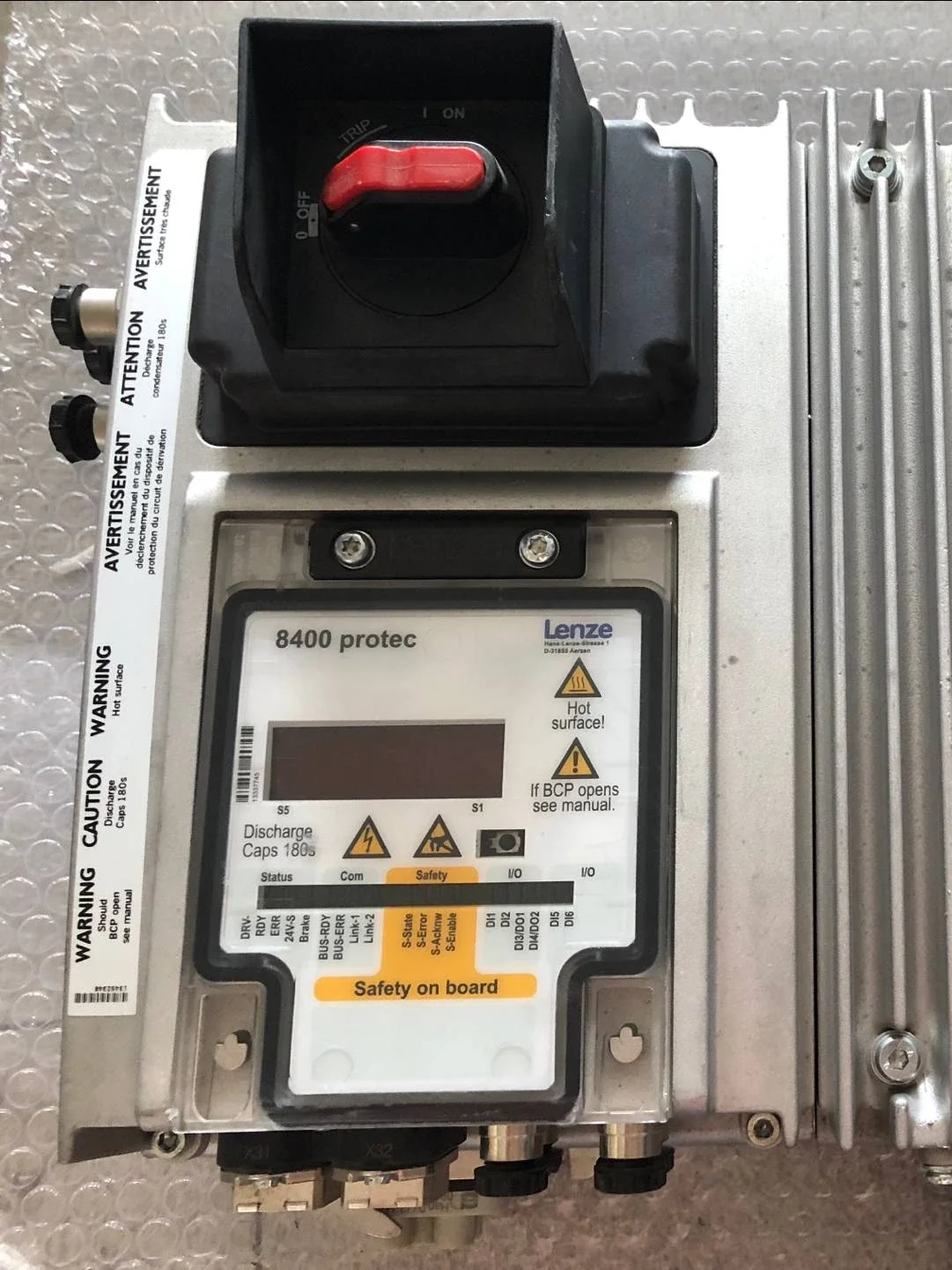 

Инвертор Lenze E84DSPBC1524R2SLCE Spot E84DGUSW15240PCNEB