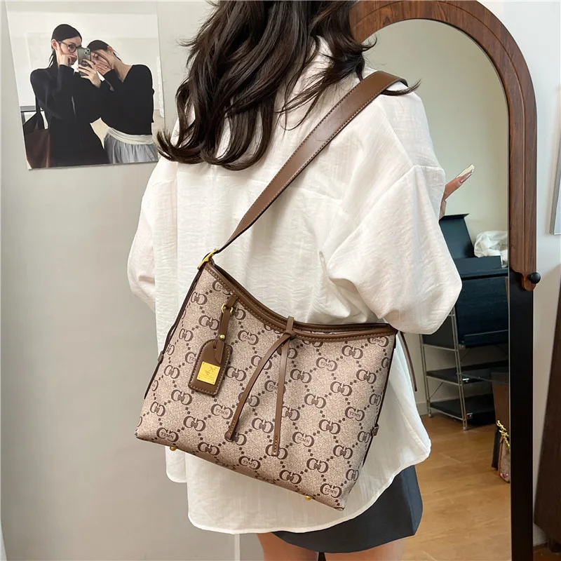 

2025 Vintage Tote Bag, Luxe Commuter Purse for Women, Retro Crossbody Tote, Minimalist Day-to-Night Bag, Textured Sling Bag