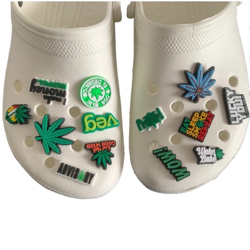 Hot Sale 2pcs Pvc Green Leaf Shoe Charms Funny Weed Shoe Aceessories Fit Sandals Decorations Unisex Adult X-mas Gifts