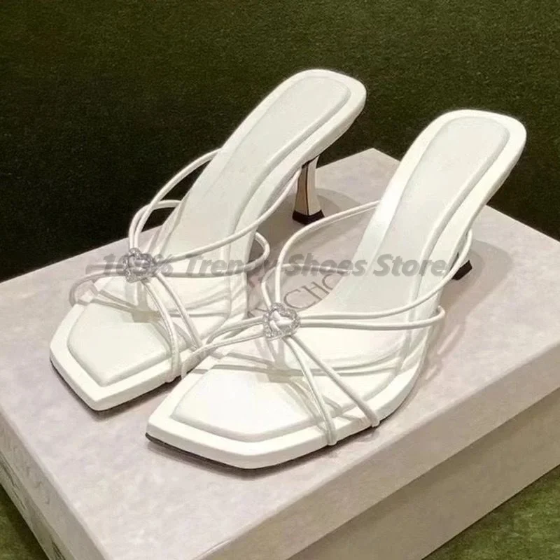 سوبر الخالد المياه الماس الحب النعال بارد الصيف نمط جديد في الهواء الطلق حزام يرتدي الربيع رئيس مربع الكعب العالي للنساء