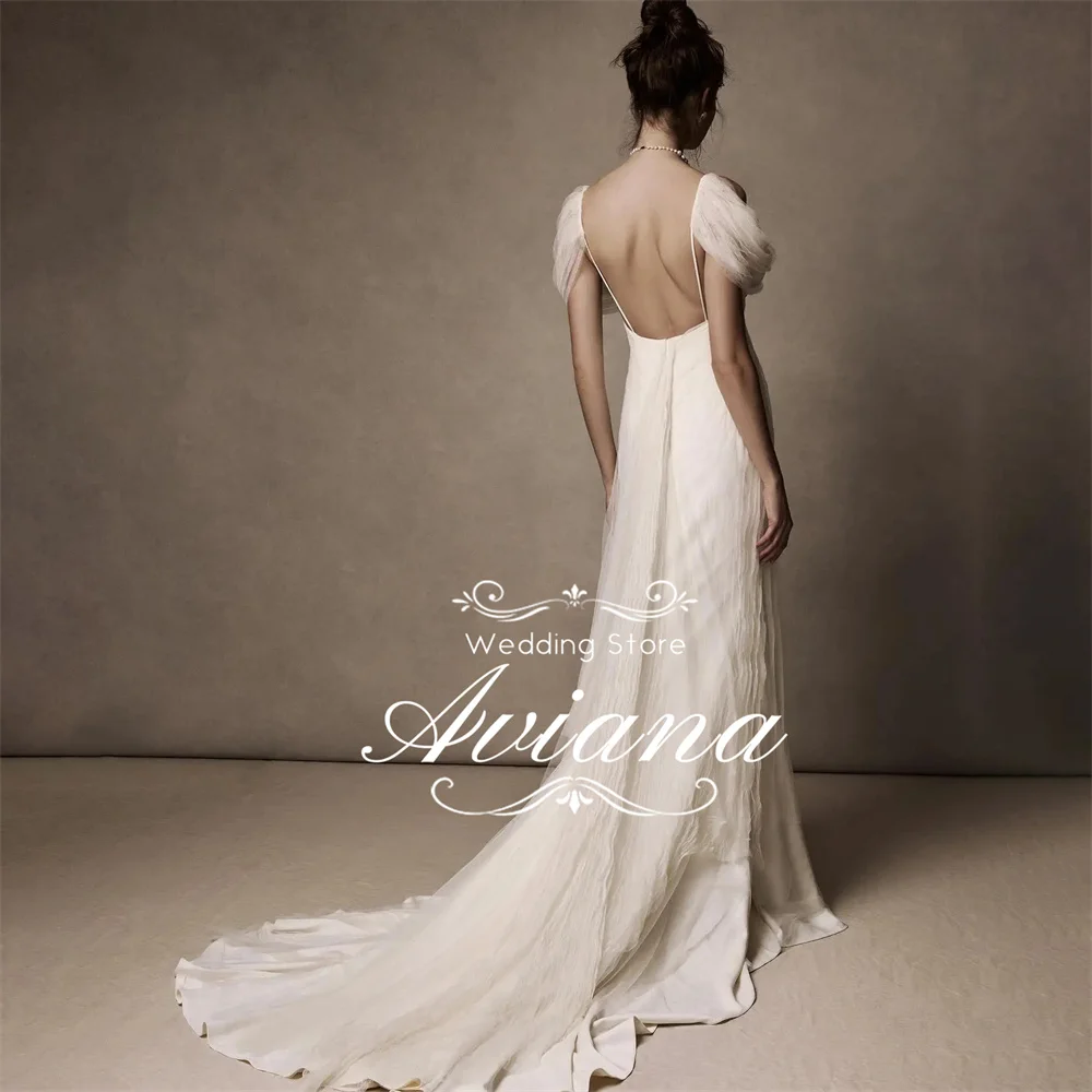 Maßgeschneidertes schulterfreies Aviana-Brautkleid aus plissiertem Tüll mit langer Schleppe, elegant, handgefertigt, hochwertig, individuelle Größe, perfektes neues Design