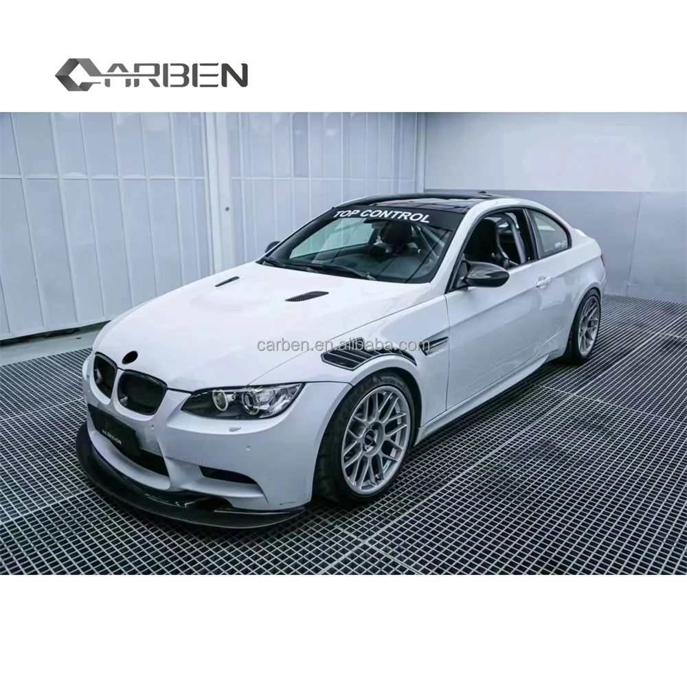 RS-style Carbon Fiber Fenders with Split Vents for BMW M3 E92 E93 Body Kits 2
