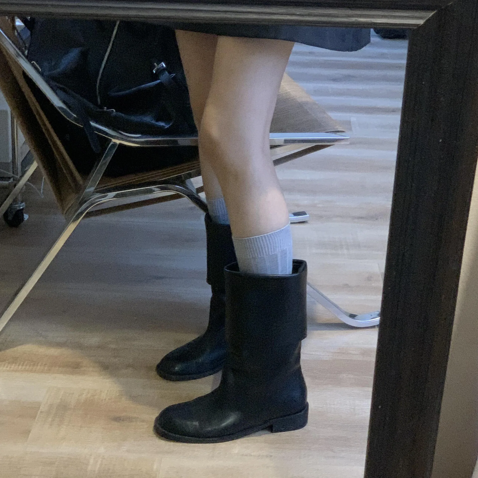 

Korean genuine leather wide tube thick soled short boots for women with flip over mid cut and short boots for knights