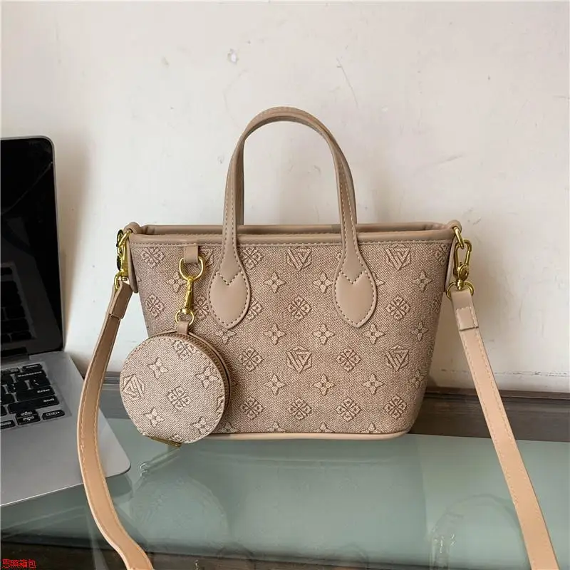 حقيبة يد نسائية جديدة بطباعة ريترو لعام 2025 - محفظة كروس أنيقة مع حزام كتف، حقيبة يد متعددة الاستخدامات للاستخدام اليومي