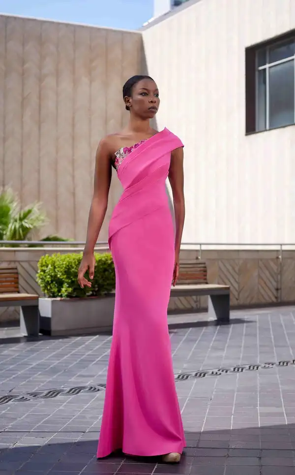 Aangepaste moderne stijl jersey lovertjes bloemplooi a-lijn one-shoulder lange jurken op maat gemaakte gelegenheidsjurken prachtige mode