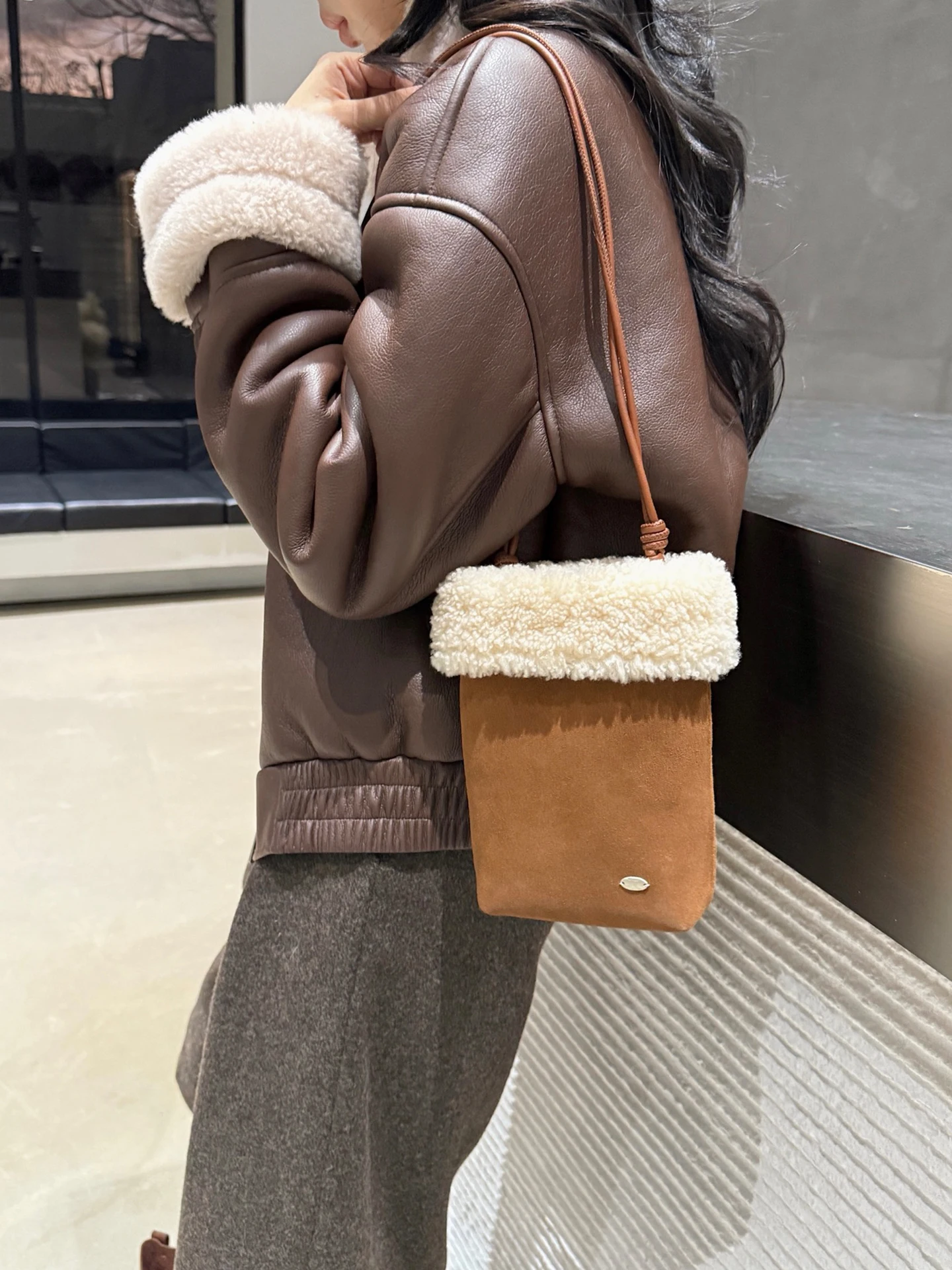 bolso-de-felpa-de-diseno-moderno-para-otono-e-invierno-bolso-cruzado-de-hombro-para-mujer-ular-estuche-para-telefono-mov