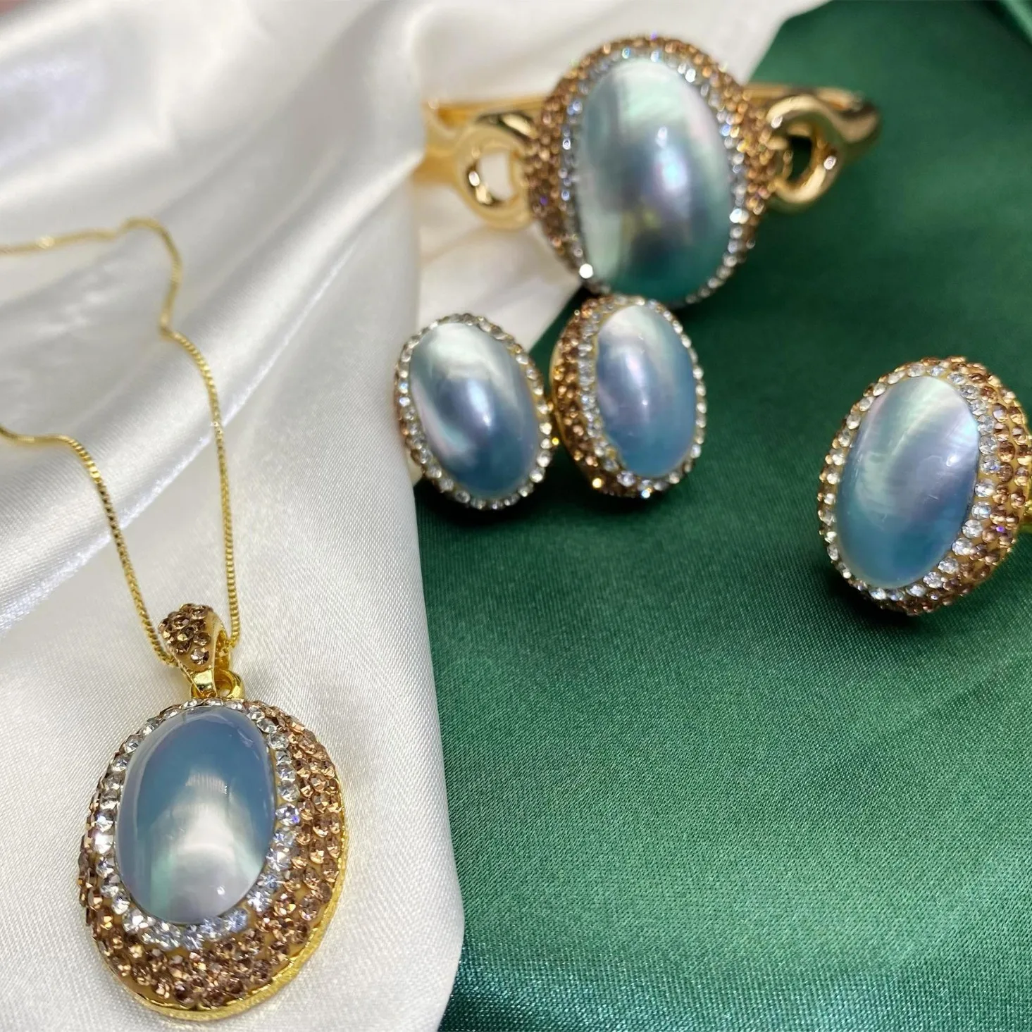 Fashion Deep Seahorse Shell Jewelry Set Women Retro 4 Piece Sets Crystal Pendant Necklace Earrings Bracelet Ring Fashion Gifts