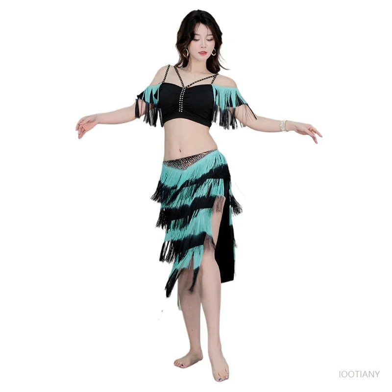 東洋ベリーダンス グラデーションコスチューム パフォーマンス練習衣装 コスプレ 女性 大人用ダンス ホルタートップ タッセル付き スパンコールスカート