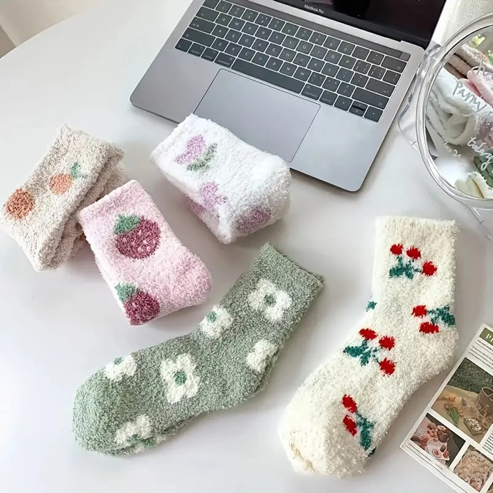 1 Pair Women Autumn Winter Mid Length Socks Fashionable Plush Flowers Sweet Patterns Soft Comfortable Warm Casual Socks