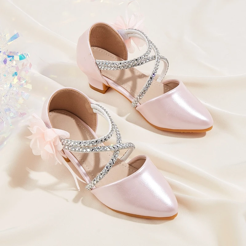 

2026 Summer New Girls' Low Heeled Princess Shoes Simple Versatile Kids Sandals Comfort Non Slip Girls' Performance Leather Shoes