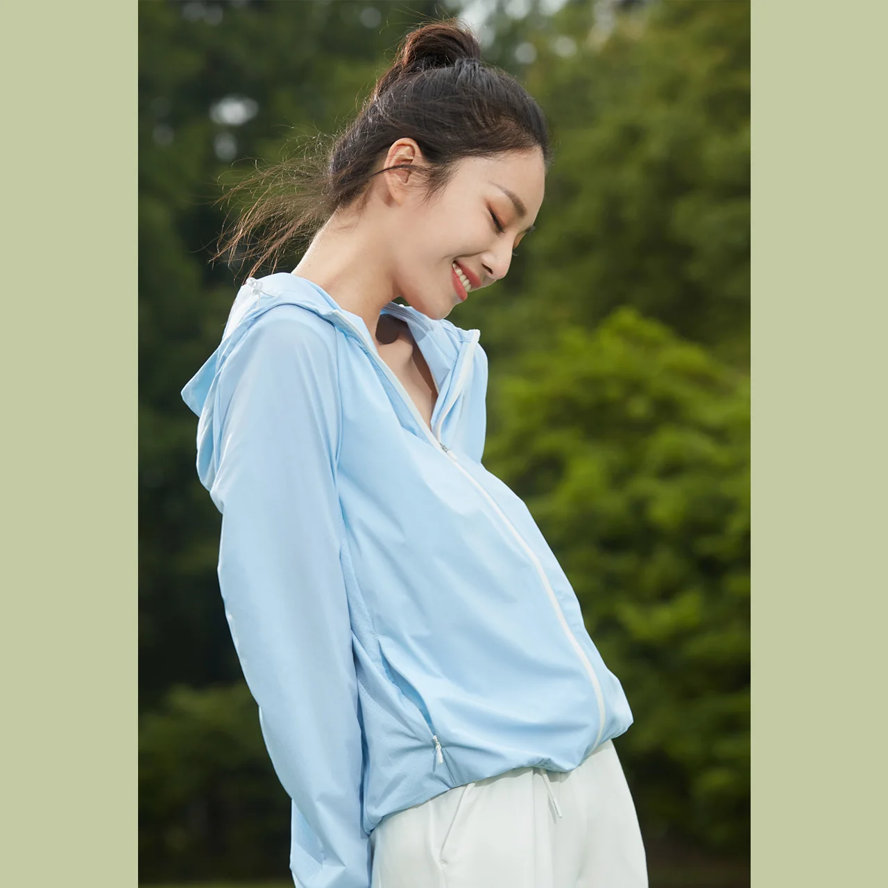 

BOSIDENG Women's UPF40+ Spring/Summer New Short Sleeve Hooded Fashion Micro-Elastic Sun Protection Jacket