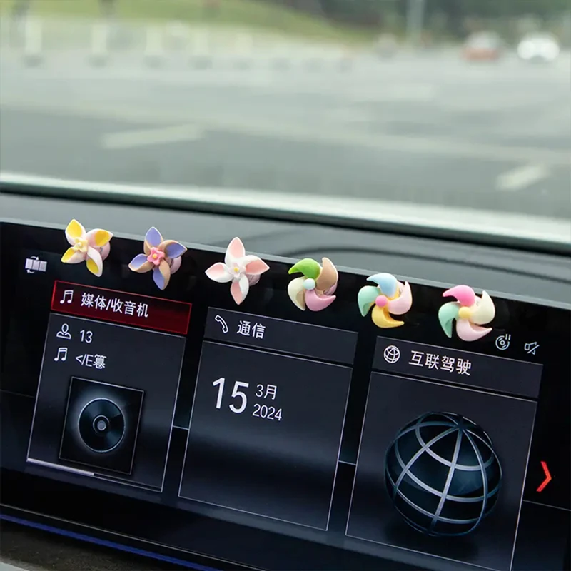 

6pcs Car Rotating Small Pinwheel Color Flower Windmill Center Console Ornament Rearview Mirror Sticker Car Decoration Accessorie