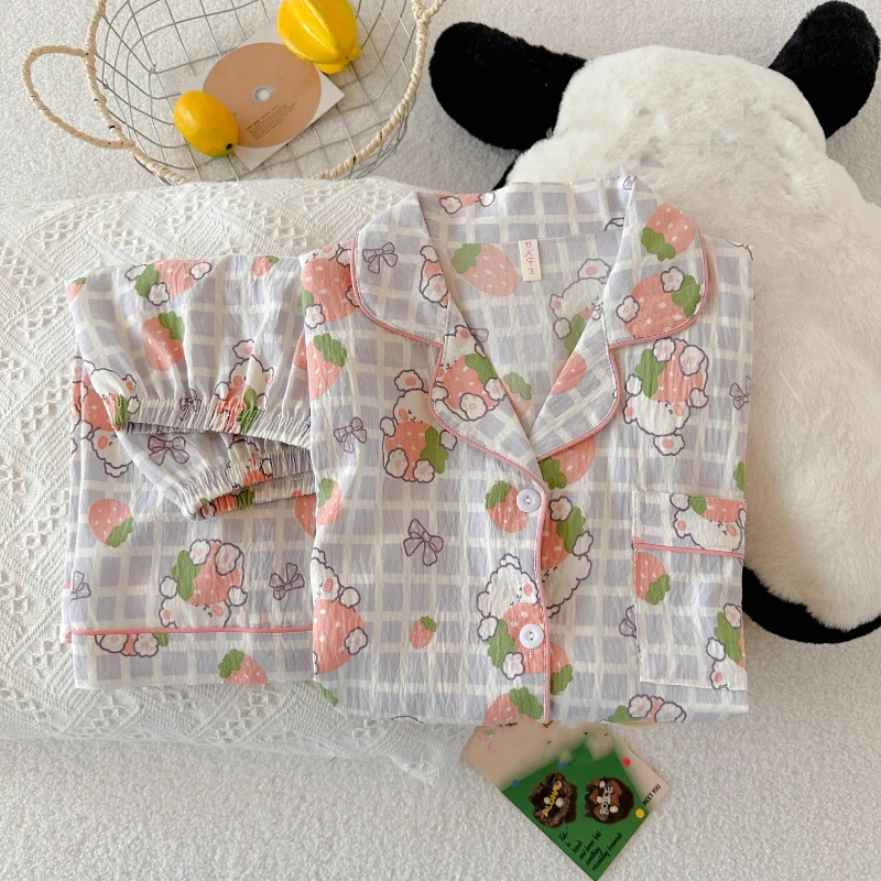 Conjunto de pijamas con estampado de cuadros de fresa para mujer, conjunto de moda exterior de dibujos animados Y2K, 2 piezas, ropa de descanso fresca para verano 2025, oso dulce y bonito