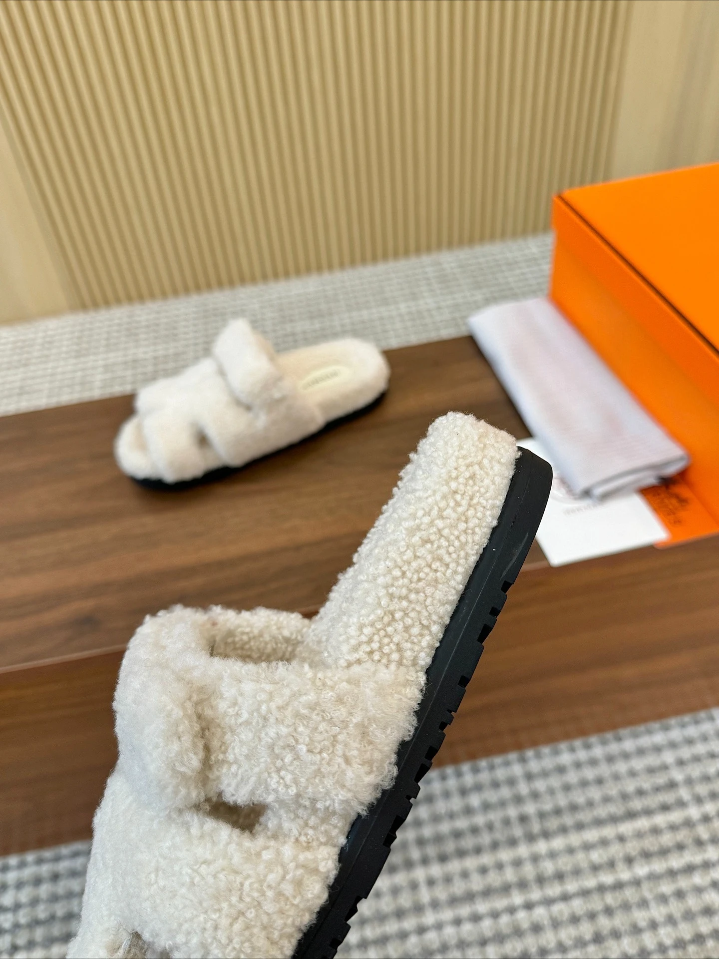 H Jesienno-zimowe pluszowe kapcie domowe do użytku wewnątrz i na zewnątrz, antypoślizgowe, z miękką podeszwą, ciepłe, wygodne, unisex, dla dorosłych, uroczy prezent na Nowy Rok