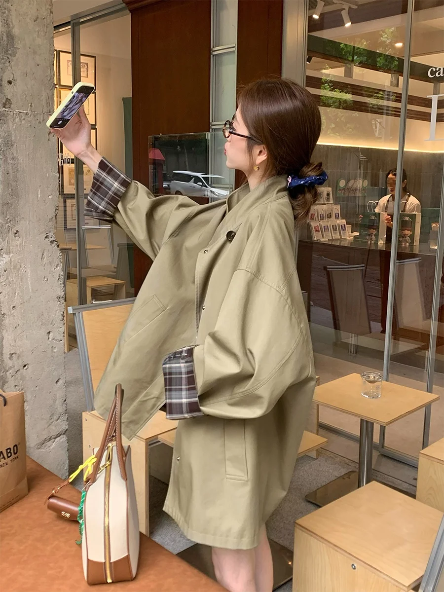 

Женское хлопковое пальто MUKOK Notting Hill Classic с контрастными вставками, свободного кроя, визуально стройнящее, в британском стиле, с длинными рукавами