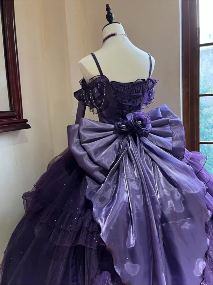 Abito da sposa viola per il giorno degli studenti, per la laurea dell'età, gonfio