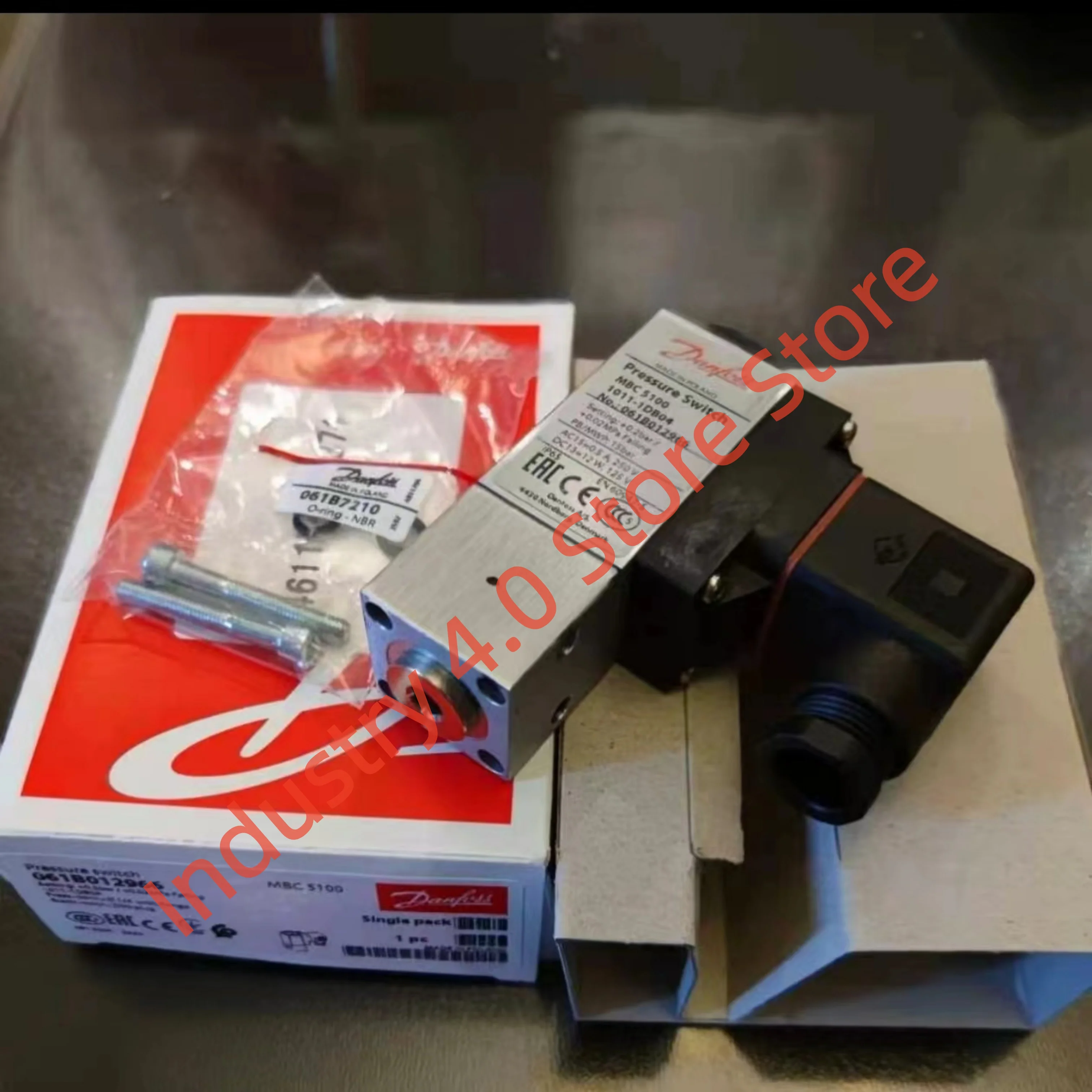 

Pressure Switch 061B100566 132B0200 brand new