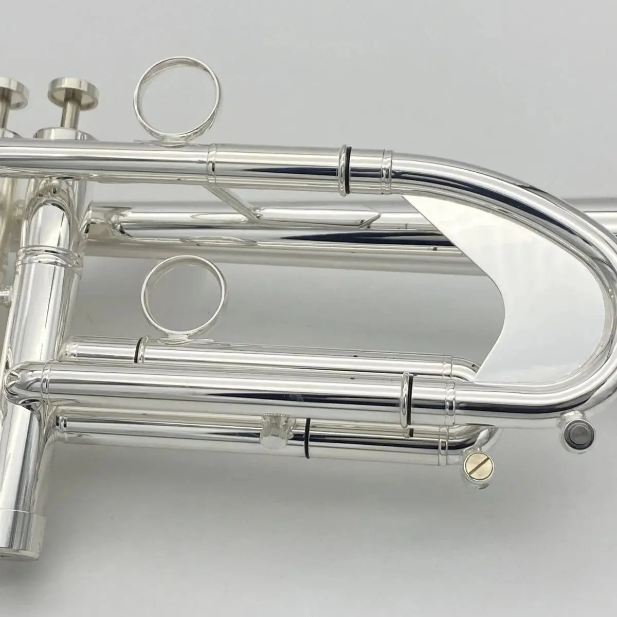 Europe's new silver-plated B-tune aggravated trumpet instrument beginners to play exam-level brass professional trumpet