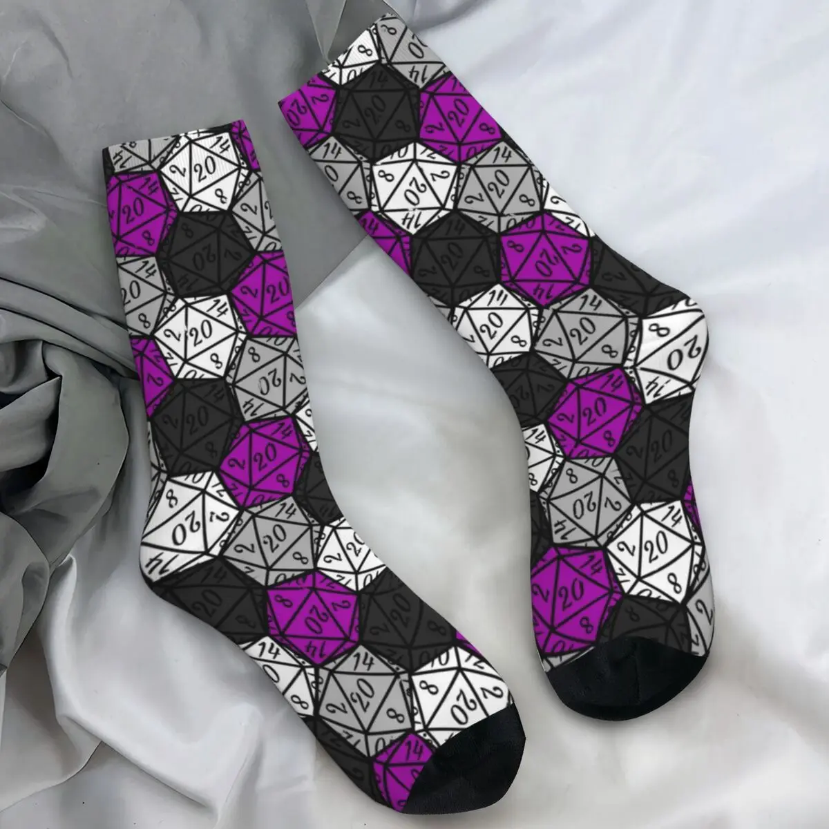 

Чулки Asexual Pride Dice для женщин и мужчин, носки с абстрактным геометрическим рисунком, мягкие готические носки, весенние нескользящие дизайнерские носки для бега, идея подарка