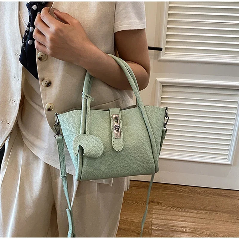 Koreanische Umhängetasche, weiche PU-Eimer-Handtasche, einfarbige Damen-Einkaufstasche mit großer Kapazität, Schultertasche für den täglichen Gebrauch – Detail 10
