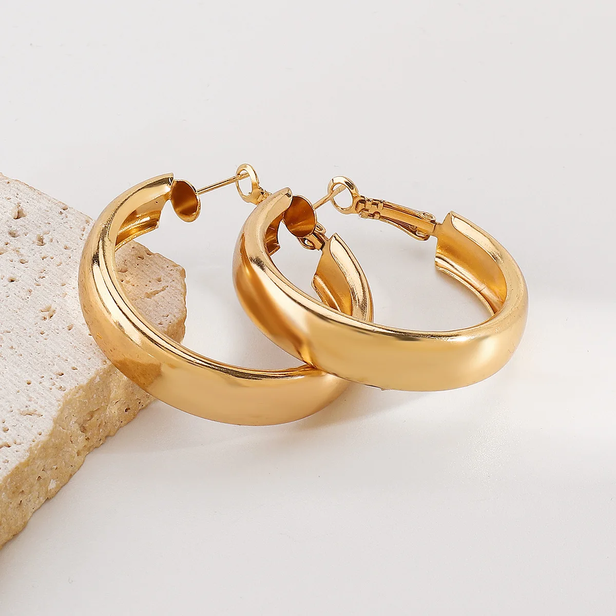 

Gold Color Stylish Metallic Round Hoop Earrings for women Simple Trendy Luxury Jewelry Gifts for girls Party Valentine's Day Y2K