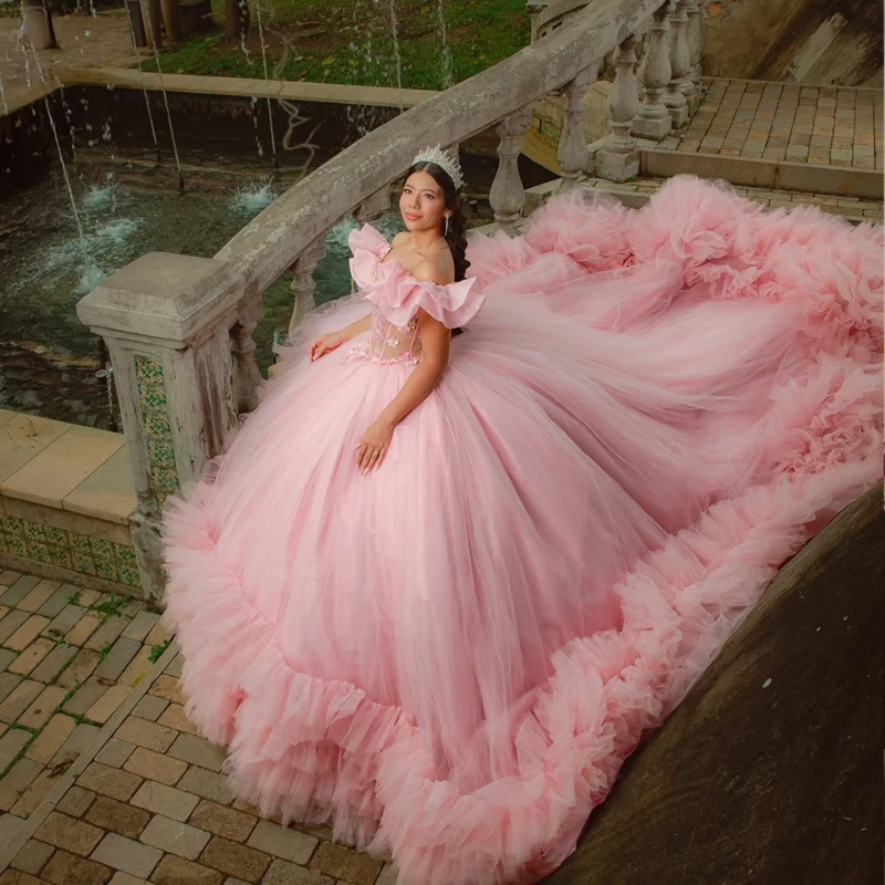 

Pink Shiny Ball Gown Quinceanera Dresses Applique Lace Beading Crystal Tiered Tull Corset Off Shoulder Sweet 16 Dress Vestidos