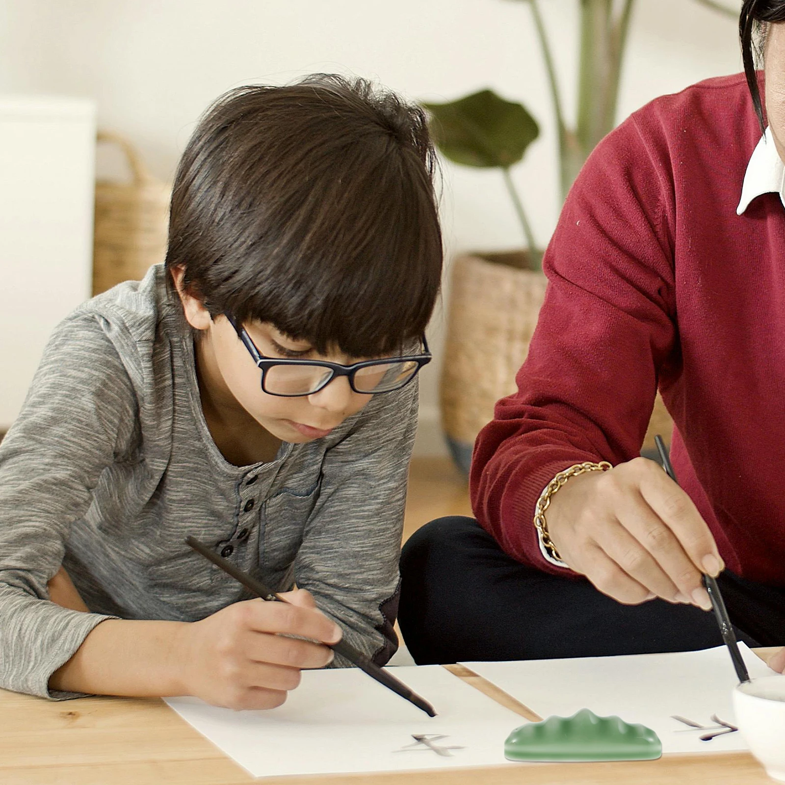 

Ceramic Brush Rest Holder Wave Design Calligraphy Brush Stand for Painting Writing Art Supplies Organizer Calligraphy Tools