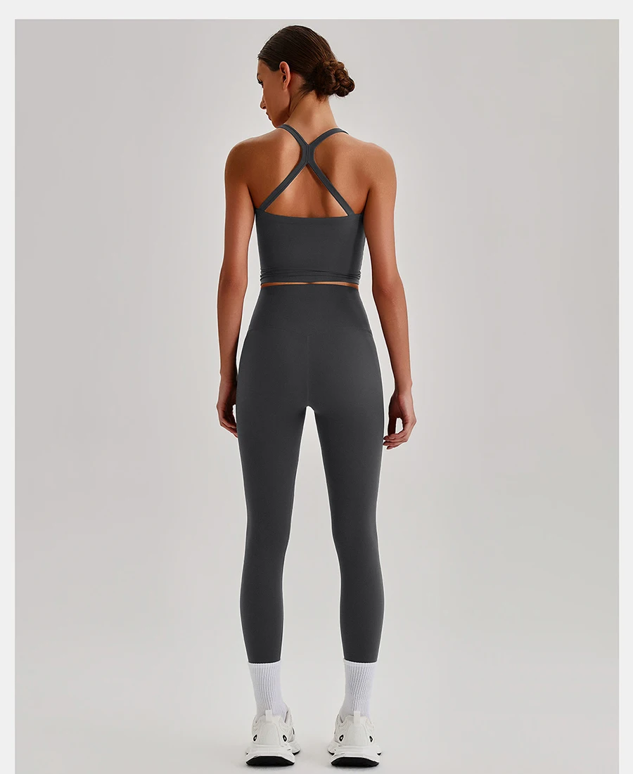 Butterweiches 2-teiliges Yoga-Set für Damen: Trainingskleidung mit gepolstertem Cross-Back-Tanktop und High-Waist-Leggings mit Po-Lifting-Effekt – Sportbekleidung für das Gym – Detail 3
