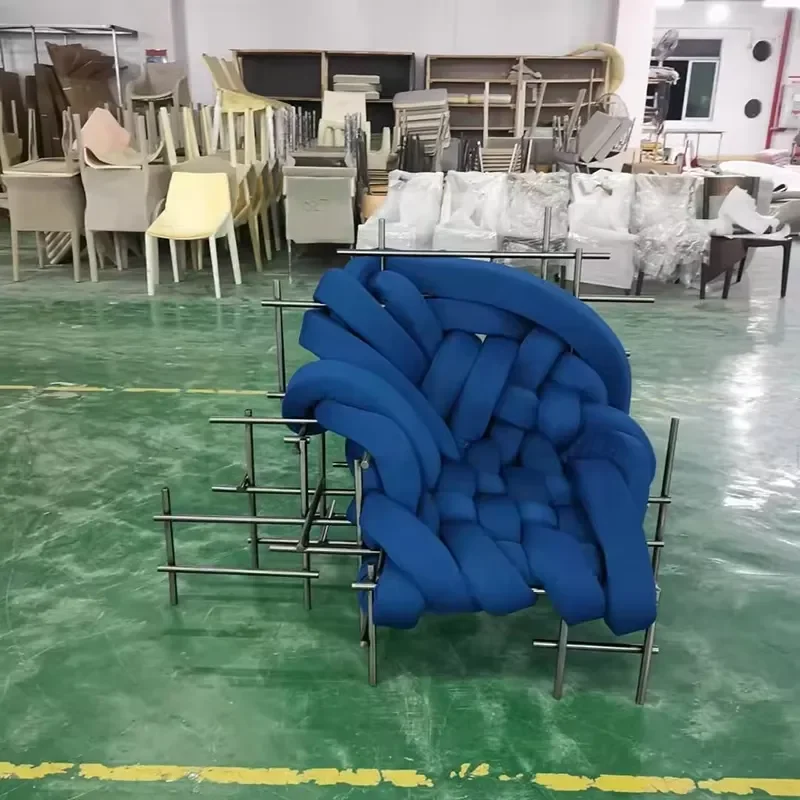 Modern Fabric Leisure Lounge Chair for Hotel Use Accent Chair with Personality and Winding Design