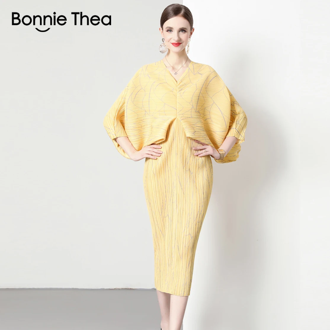 

2023 Autumn New Fashion V-neck Pleated Golden Colors Available in Loose Fit Bat Sleeve V-Neck Slim Long Dress