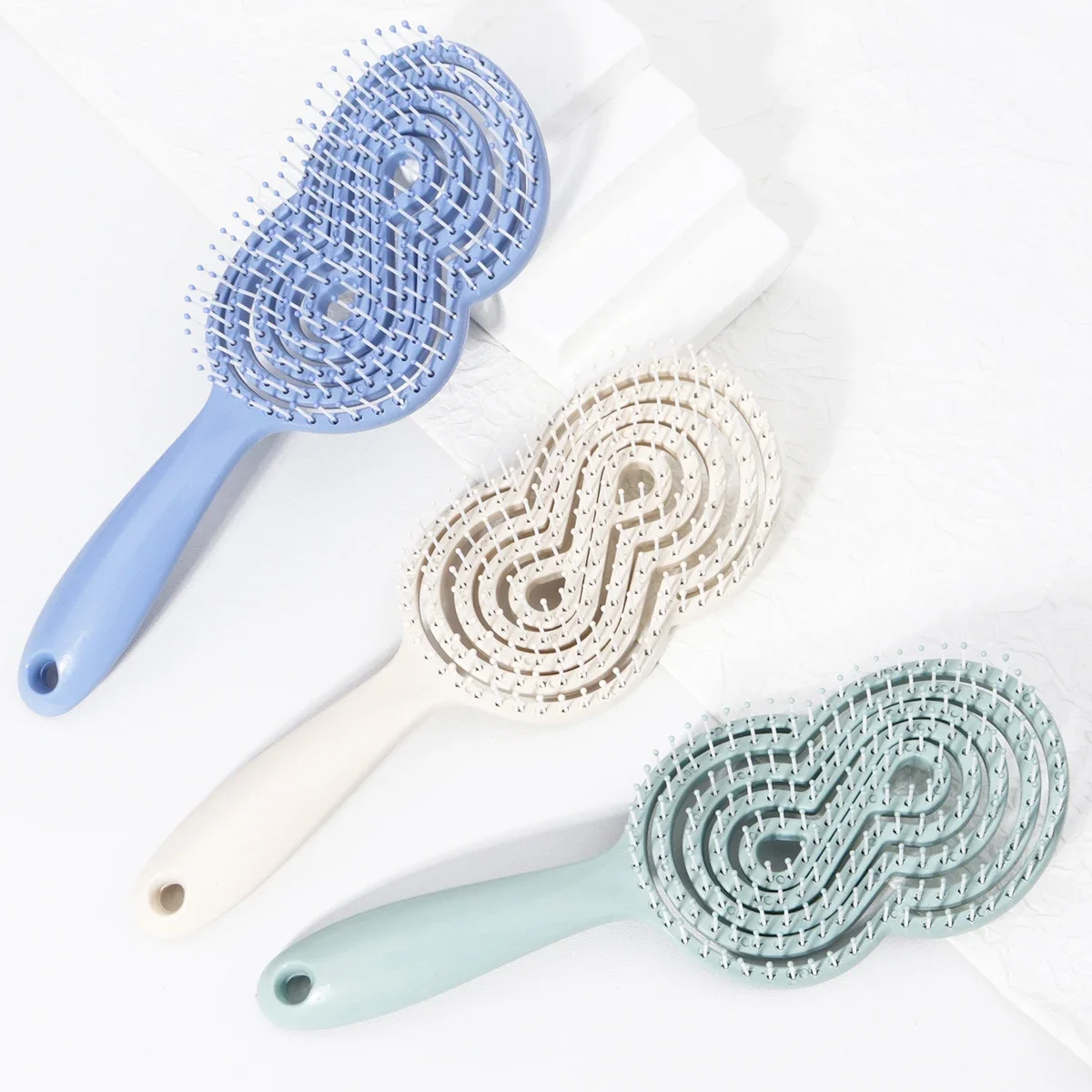 1 Piece of Advanced Hollow Comb Hair Brush - Anti-Static, Hollow Design Easy to Comb Hair, Special for Real Hair Wigs