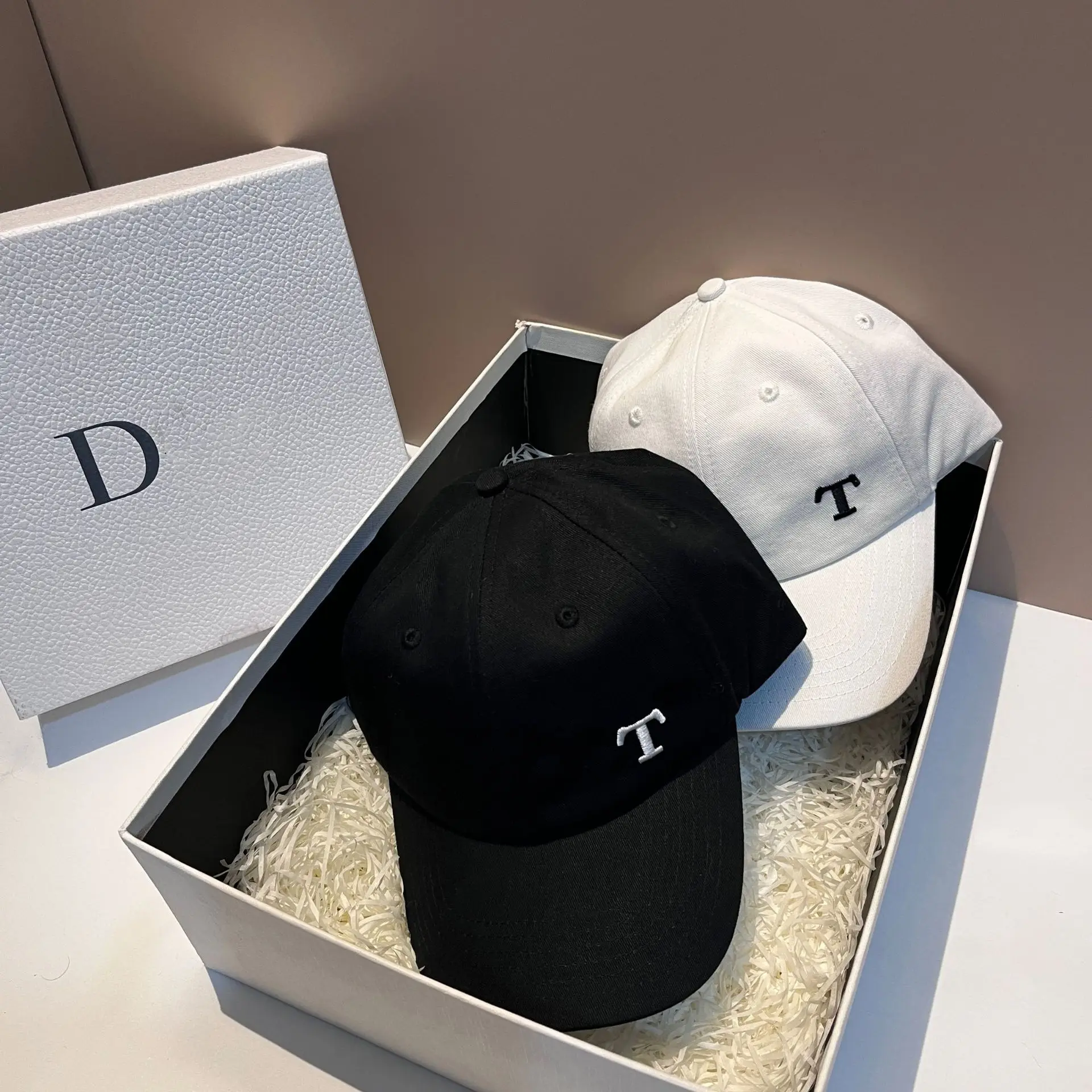 قبعة بيسبول عصرية مطرزة لعام 2025 - قبعة ناعمة للربيع والصيف من القطن المغسول للنساء/الرجال، أزياء خارجية متعددة الاستخدامات