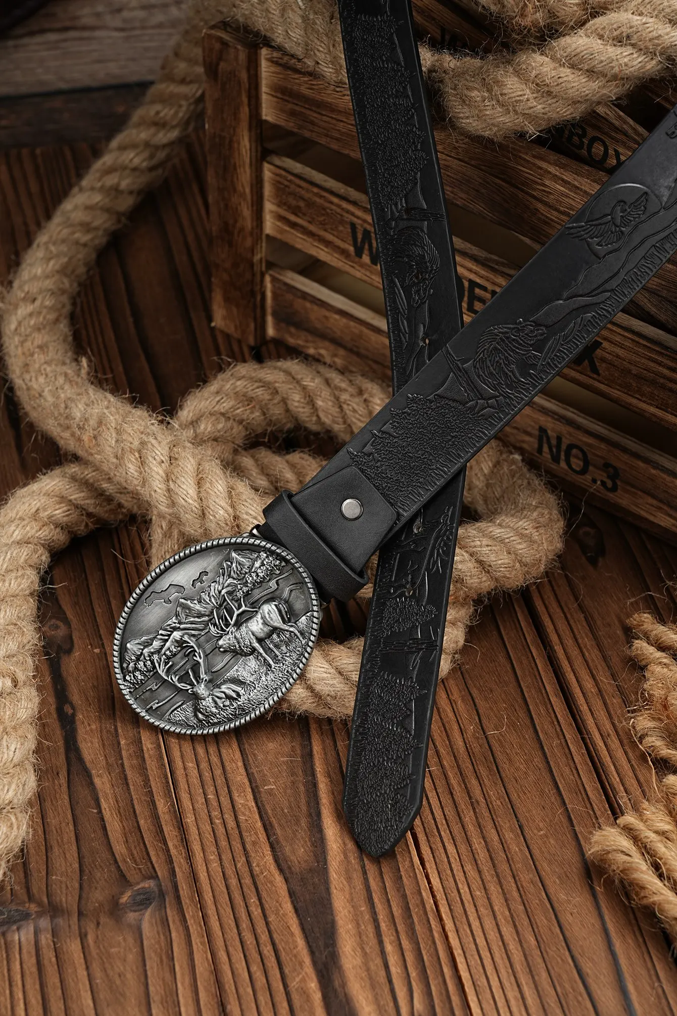 Ein lässiger, individueller und Retro-Gürtel, Kleidungsaccessoire im Western-Stil, Metallschnalle, PU-Gürtel, geeignet für Männer und Frauen. – Detail 4