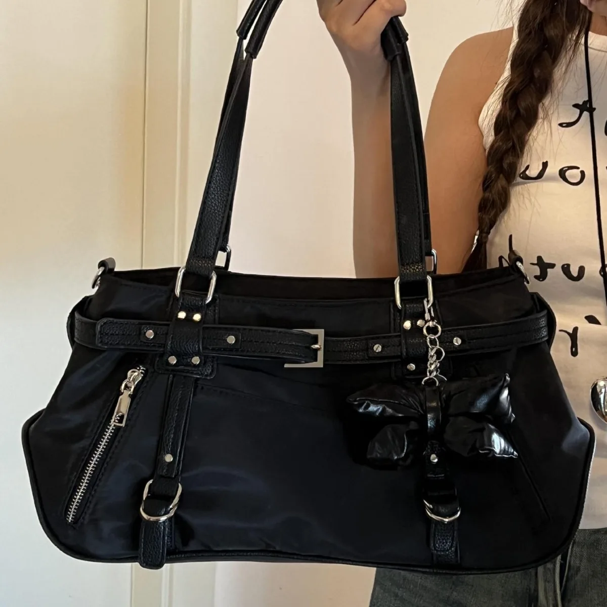 

Fashion Nylon Rivet Shoulder Bag Punk Studded Women Bags NEW Designer Shopper Purses and Handbags Large Capacity Tote Commuting