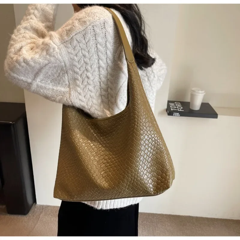 Fashion Trendy Woven Commuting Minimalist Tote Shoulder Bag Niche Design Underarm Shoulder Bag Large Capacity Shoulder Bag